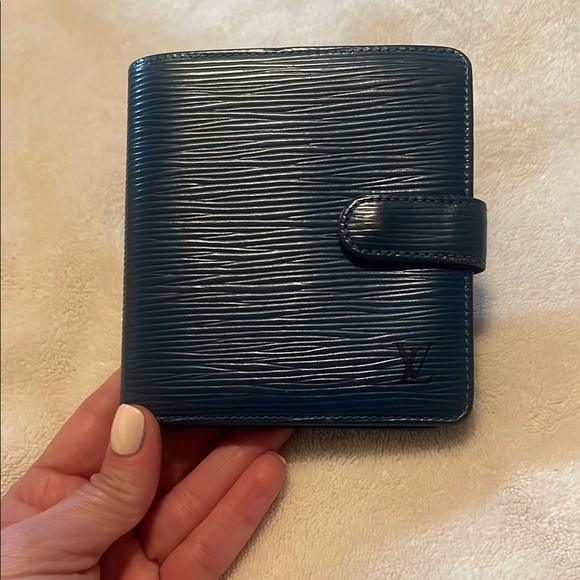 Louis Vuitton Blue epi leather  Wallet - Picture 1 of 6